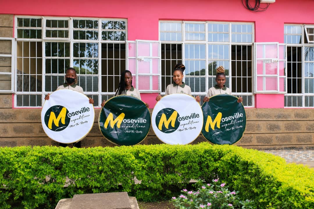Moseville Expeditions guests in the field